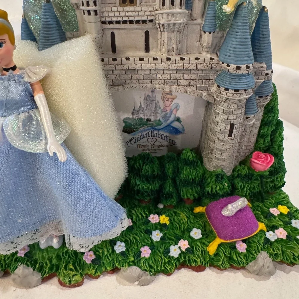 VTG‎ Disney Parks Exclusive 3D Cinderella Picture Frame Magic Kingdom Princess